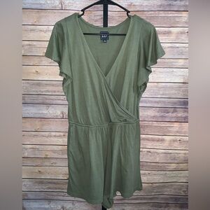 Gap Romper - Size Medium Petite